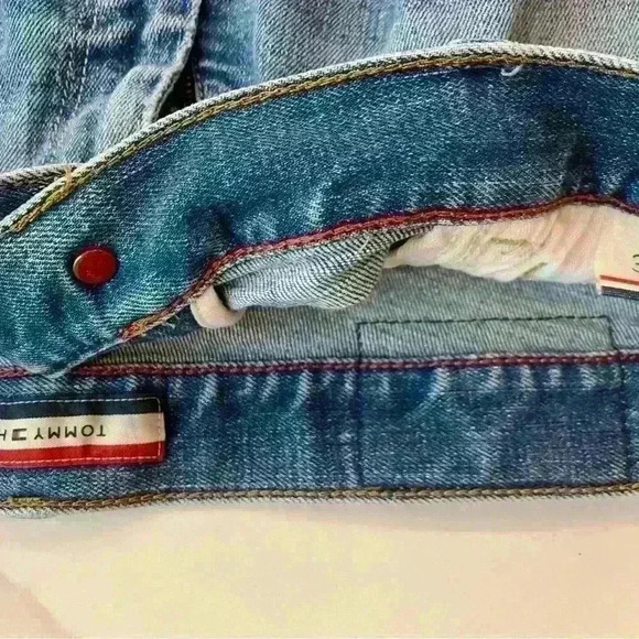 Women’s Tommy Hilfiger Cutoff Shorts. Size 30. - Picture 2 of 3